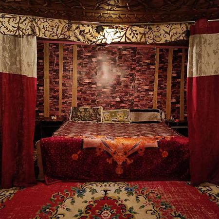 Island Homestay Srīnagar Екстериор снимка