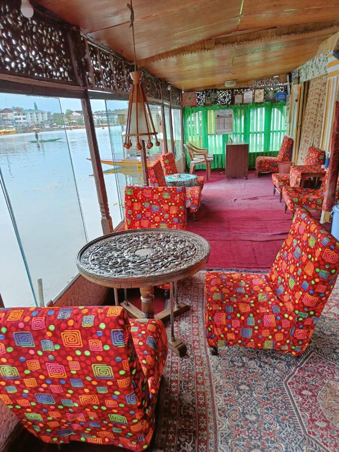 Island Homestay Srīnagar Екстериор снимка
